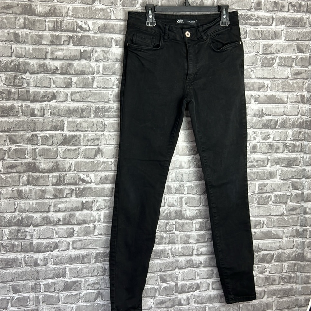 ‎Zara - Picture 2 of 8